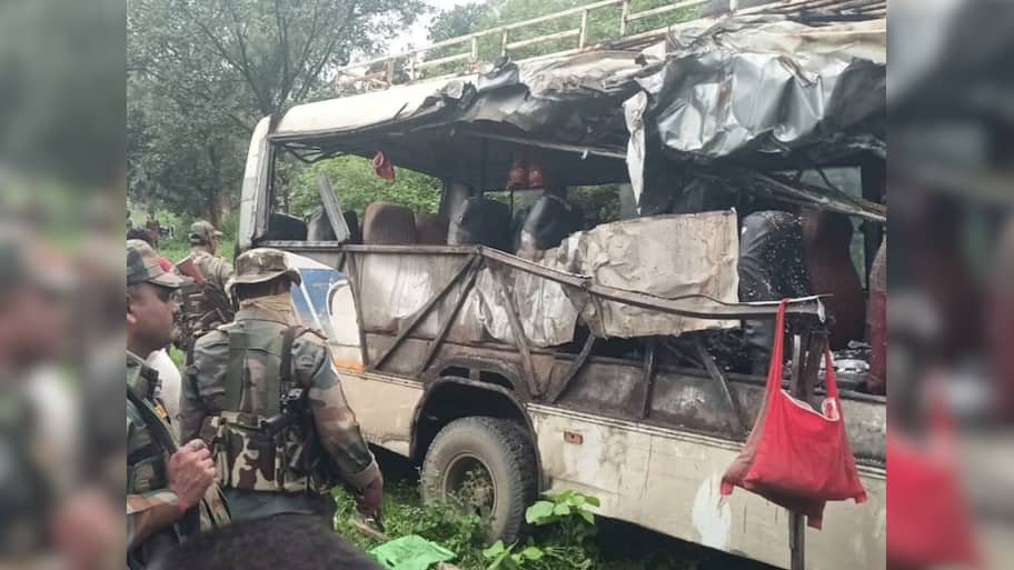 Deoghar Road Accident: ઝારખંડમાં ગોઝારો અકસ્માત, કાંવડિયાઓથી ખીચોખીચ ભરેલી બસ ટ્રક સાથે અથડાતા 18ના મોત