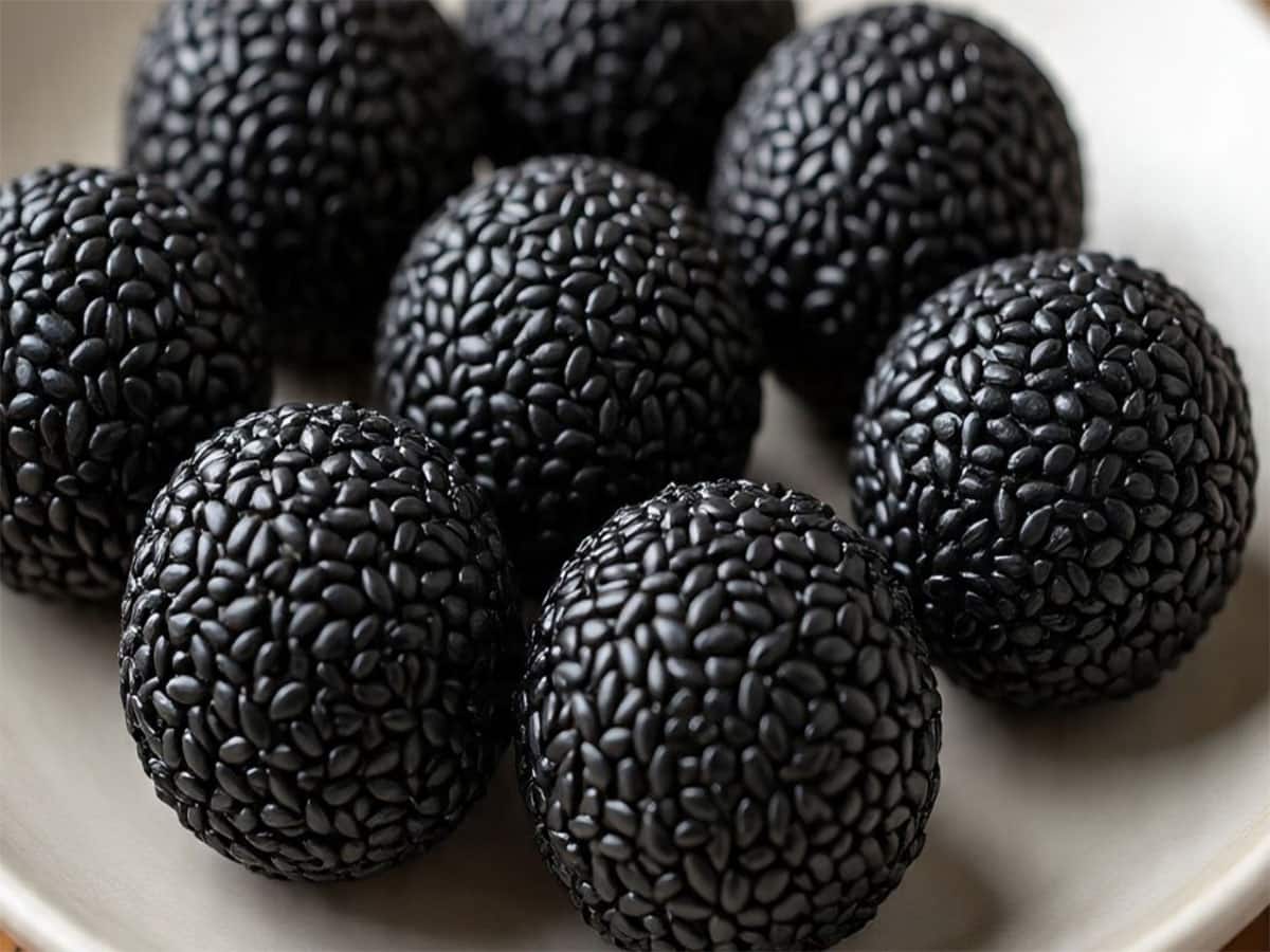 Black Sesame: નેચરલ એનર્જી બુસ્ટર છે કાળા તલ, આ રીતે લાડુ બનાવીને ખાશો તો સ્વાદની સાથે સારું સ્વાસ્થ્ય પણ મળશે