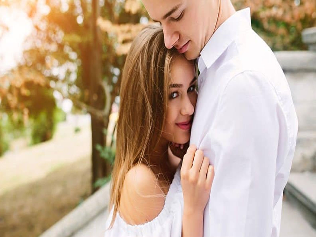 Relationship Tips: ઓછું બોલવા વાળા કે વાતોડિયા ? છોકરીને કેવા છોકરા વધારે પસંદ હોય Relationship Tips: ઓછું બોલવા વાળા કે વાતોડિયા ? છોકરીને કેવા છોકરા વધારે પસંદ હોય