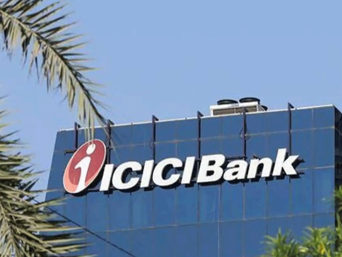 ICICI બેંકના ગ્રાહકો માટે ખુશખબર, બેંકે ઘટાડી મિનિમમ બેલેન્સની લિમિટ, જાણો હવે બેંકમાં કેટલા પૈસા રાખવા પડશે ICICI બેંકના ગ્રાહકો માટે ખુશખબર, બેંકે ઘટાડી મિનિમમ બેલેન્સની લિમિટ, જાણો હવે બેંકમાં કેટલા પૈસા રાખવા પડશે