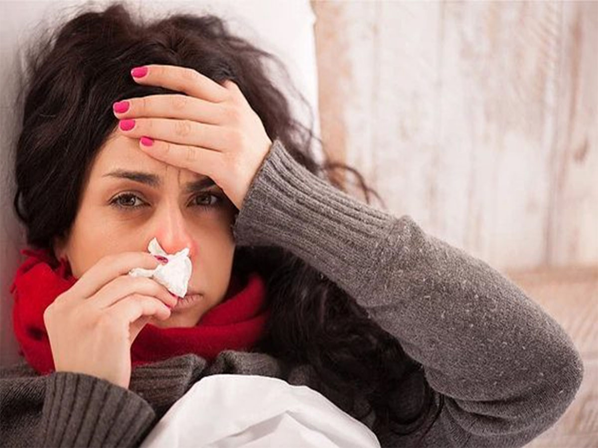 Cold and Cough: શરદી-ઉધરસમાં ભુલથી પણ આ 5 ફળ ખાવા નહીં, ખાવાથી વધી શકે છે કફ Cold and Cough: શરદી-ઉધરસમાં ભુલથી પણ આ 5 ફળ ખાવા નહીં, ખાવાથી વધી શકે છે કફ