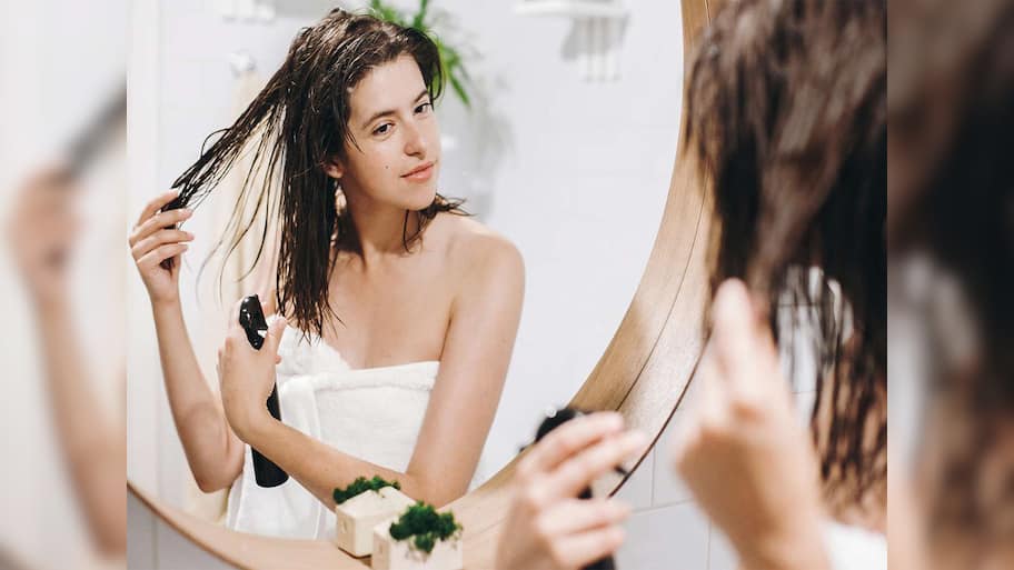 Silky Hair: શેમ્પૂ કર્યા પછી વાળ પર તુરંત લગાડો આ વસ્તુ, વાળ એકદમ સિલ્કી સોફ્ટ થઈ જશે