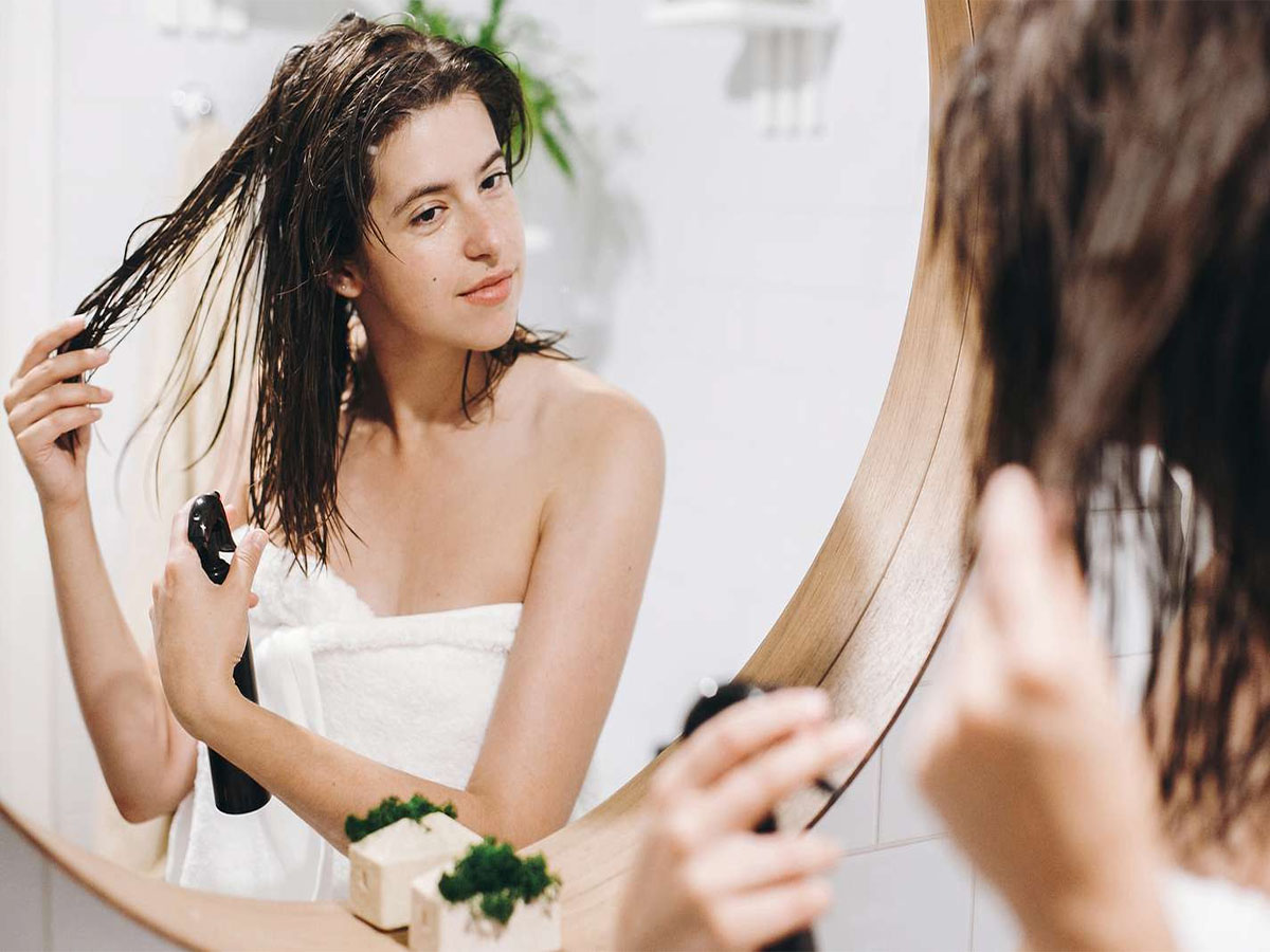 Silky Hair: શેમ્પૂ કર્યા પછી વાળ પર તુરંત લગાડો આ વસ્તુ, વાળ એકદમ સિલ્કી સોફ્ટ થઈ જશે Silky Hair: શેમ્પૂ કર્યા પછી વાળ પર તુરંત લગાડો આ વસ્તુ, વાળ એકદમ સિલ્કી સોફ્ટ થઈ જશે