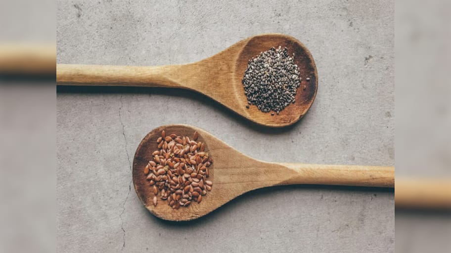 Chia vs Flax Seeds: ચિયા સીડ્સ કે ફ્લેક્સ સીડ્સ, વજન ઘટાડવું હોય તેણે બેમાંથી કઈ વસ્તુ ખાવી ?