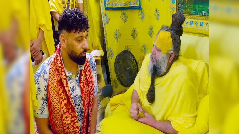Bollywood: ઉદાસ ચહેરે પ્રેમાનંદજી મહારાજને મળવા પહોંચ્યો બાદશાહ, રિલેશનશિપ અને સત્ય વિશે પુછ્યા પ્રશ્ન, જુઓ Video