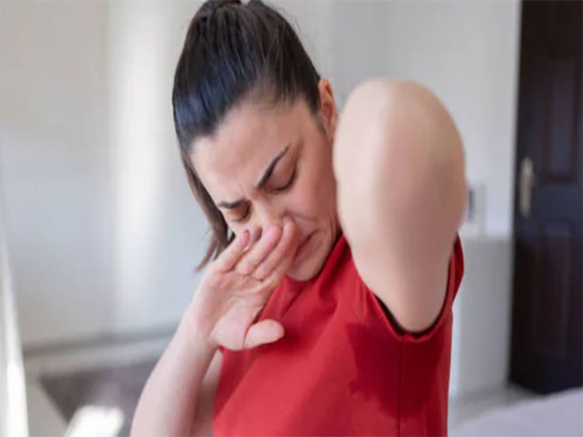 Body Odor: પરસેવાની વાસ દુર કરી દેશે ફટકડી, જાણો ફટકડીનો ઉપયોગ કરવાની રીત Body Odor: પરસેવાની વાસ દુર કરી દેશે ફટકડી, જાણો ફટકડીનો ઉપયોગ કરવાની રીત