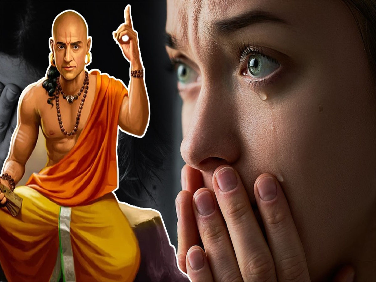 Chanakya Niti: મહિલાઓની એવી આદતો જે તેને મહારાણી બનાવી શકે અને ગરીબીમાં ધકેલી પણ શકે Chanakya Niti: મહિલાઓની એવી આદતો જે તેને મહારાણી બનાવી શકે અને ગરીબીમાં ધકેલી પણ શકે