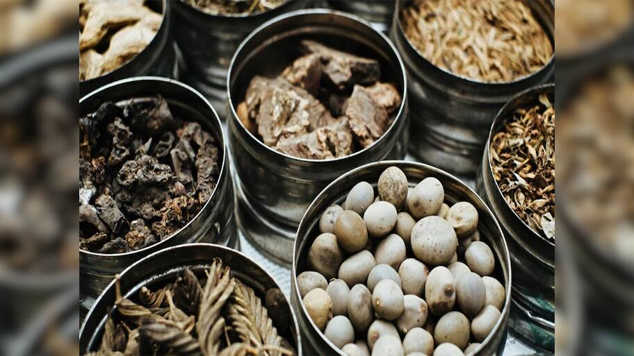 Ayurveda Remedies: માથા થી લઈ પગ સુધીમાં થતી અલગ અલગ સમસ્યાઓના નેચરલ આયુર્વેદિક ઉપાયો