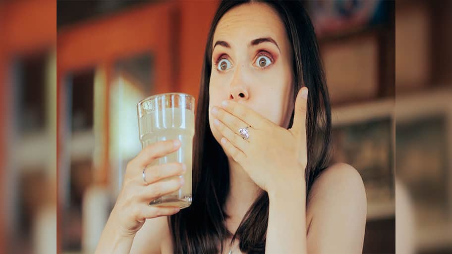 Hiccups: હેડકી તુરંત બંધ કરવાની જાણી લો ટ્રીક, આ રીતે ગણતરીની મિનિટોમાં અટકી જશે હેડકી