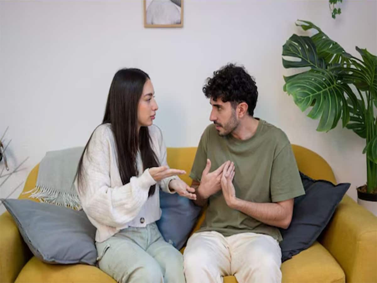 Commitment Issues: કમિટમેન્ટનું નામ આવે એટલે ગભરાવા લાગે યુવકો, જાણો શું છે તેની પાછળનું કારણ