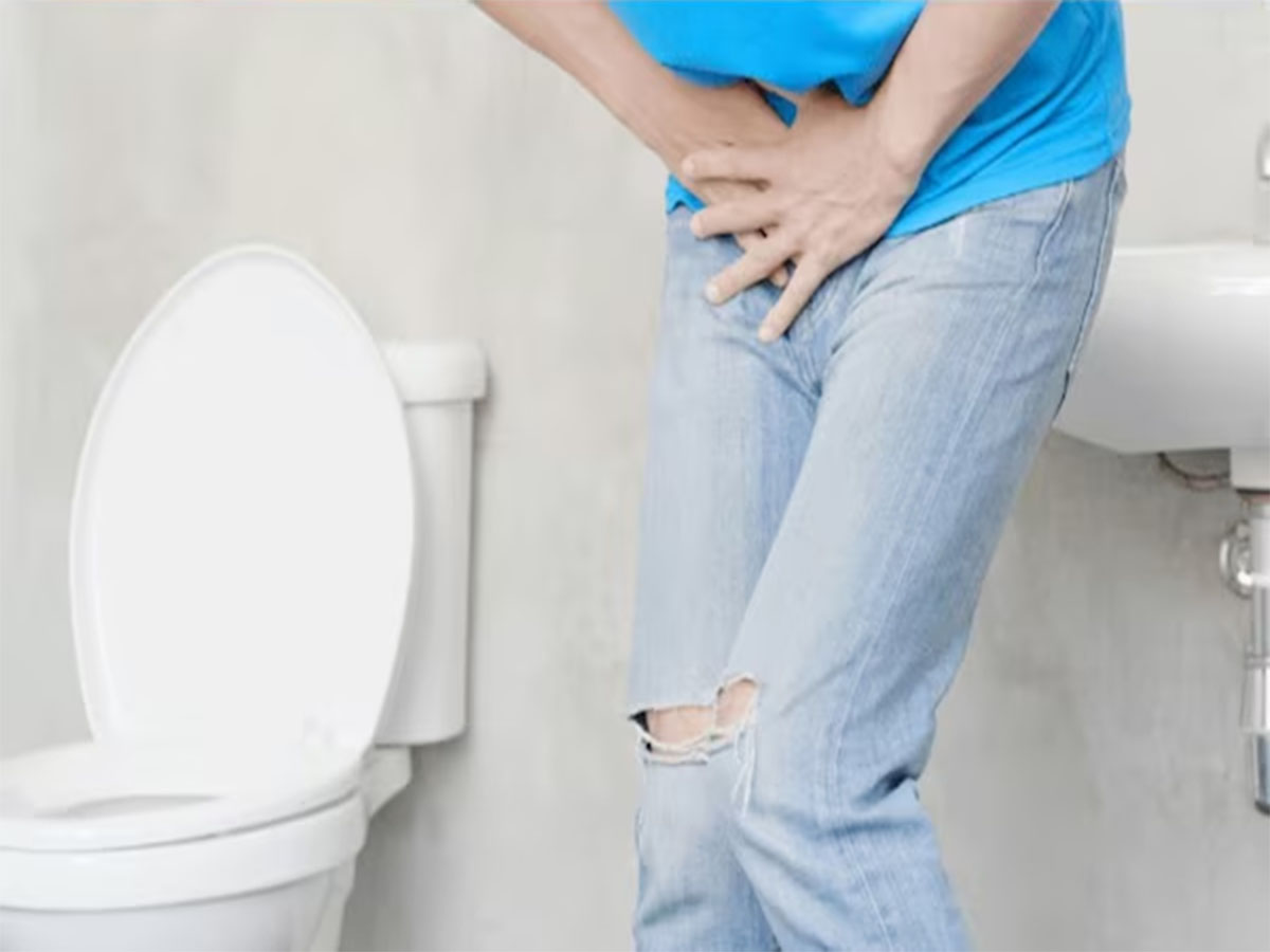 Urine Infection: શિયાળામાં આ કારણે થઈ જાય યુરીન ઈન્ફેકશન, જાણો પેશાબમાં થતી બળતરા મટાડવાનો ઘરેલુ ઈલાજ Urine Infection: શિયાળામાં આ કારણે થઈ જાય યુરીન ઈન્ફેકશન, જાણો પેશાબમાં થતી બળતરા મટાડવાનો ઘરેલુ ઈલાજ
