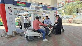 Petrol-Diesel Rate: આજે પેટ્રોલ અને ડીઝલના ભાવમાં શું થયો ફેરફાર? ફટાફટ ચેક કરો રેટ