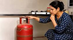LPG સિલિન્ડરમાં કેટલો વધ્યો છે ગેસ? જાણવા માટે અજમાવી જુઓ આ 2 સરળ ટ્રિક