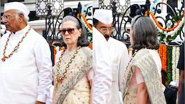 સોનિયા ગાંધીએ કાર્યકરોને વંદે માતરમ ગાતા રોક્યા? ભાજપના આરોપ પર કોંગ્રેસે આપ્યો જવાબ