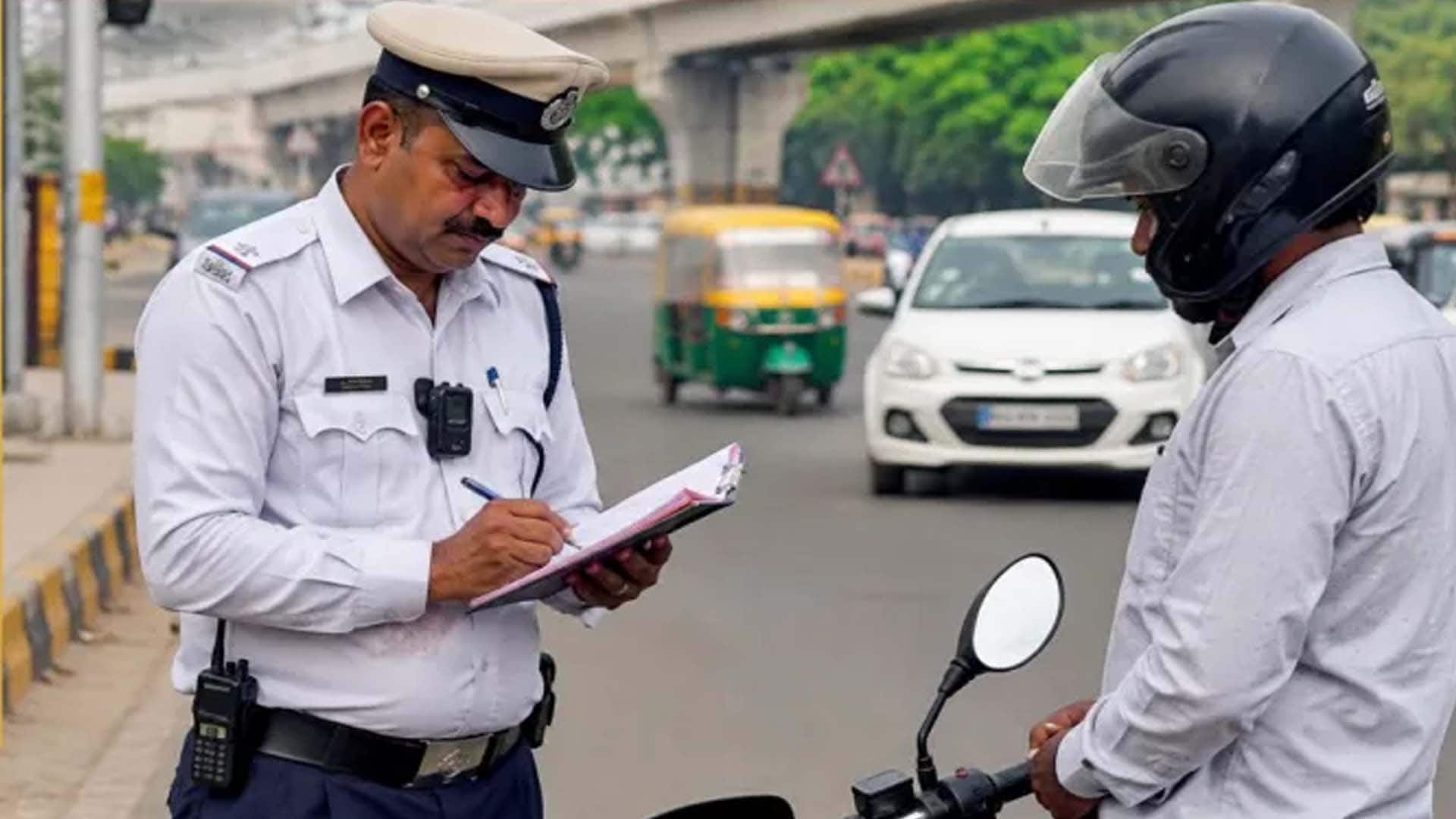 हेलमेट के बिना साइकिल चलाने के बारे में क्या नियम है?