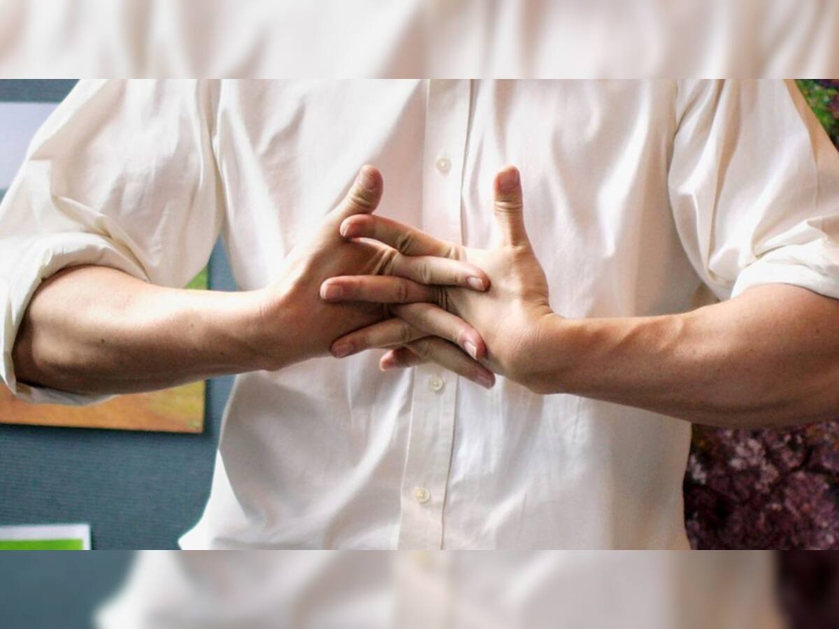 Be Careful If You Cracking Your Knuckles | શું તમને પણ ટચાકા ફોડવાની આદત  છે? તો થઈ જાઓ સાવધાન, થઈ શકે છે આ નુકસાન