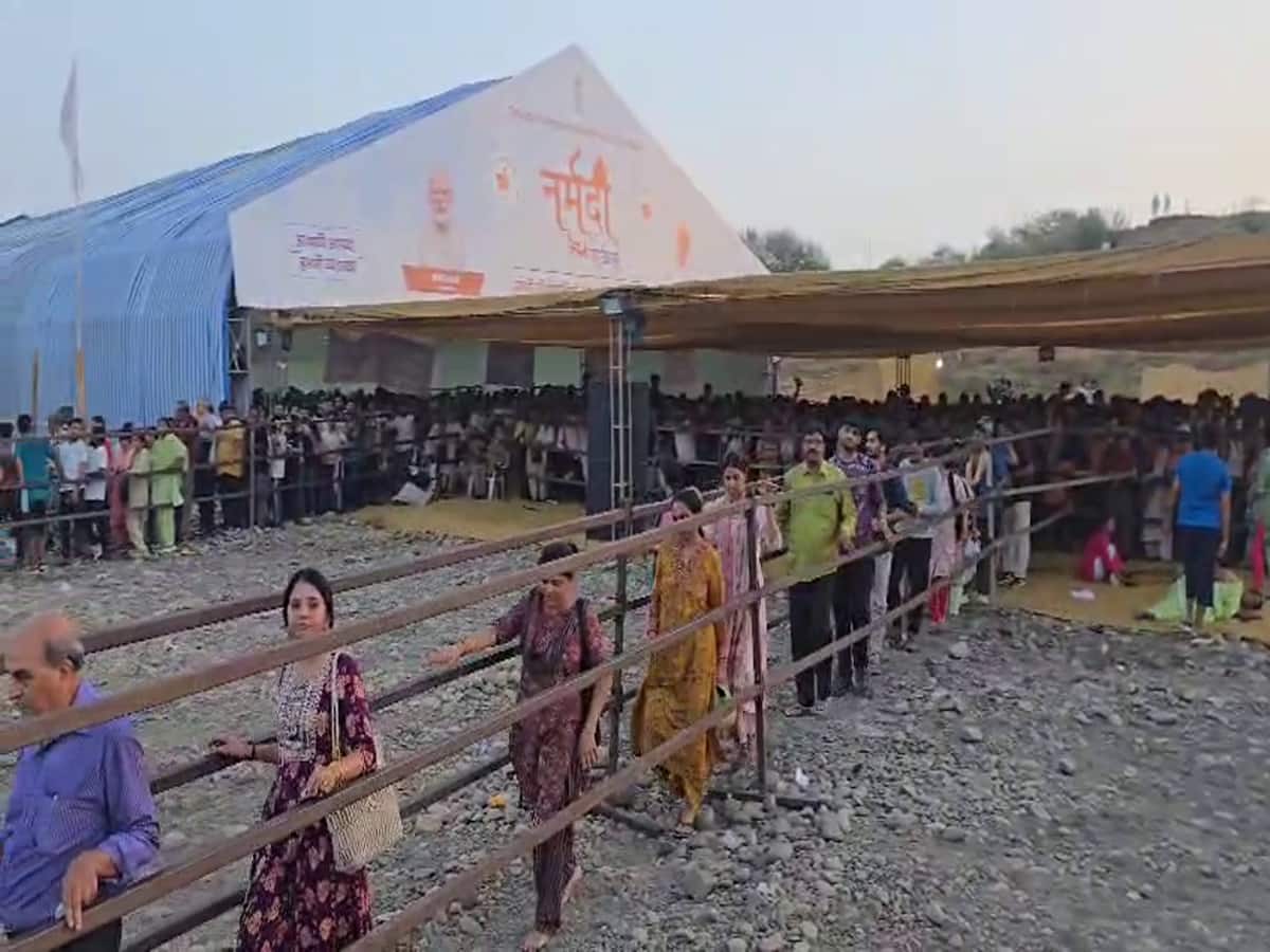 hurdle in narmada parikrama thousands of devotees return back due to road blocked