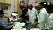Video: SDMના ચેમ્બરમાં ઘૂસી BJP ધારાસભ્યએ જામાવી ધાક, કહ્યું- ‘હજુ તમે નવા છો’ Video: SDMના ચેમ્બરમાં ઘૂસી BJP ધારાસભ્યએ જામાવી ધાક, કહ્યું- ‘હજુ તમે નવા છો’