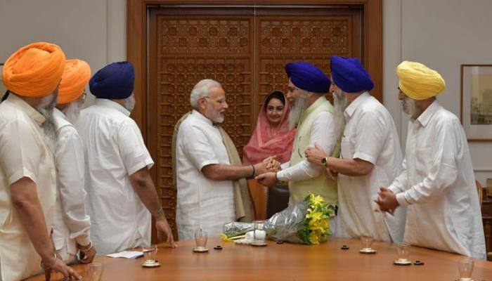 ગુરૂદ્વારાની લંગર સેવાને GST મુક્ત કરવા બદલ PMને મળ્યા અકાલી દળના નેતા