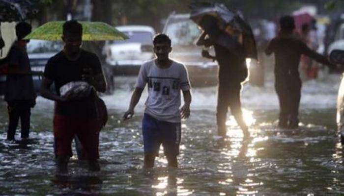તોફાની વરસાદના કારણે યુપીમાં 26 લોકોનાં મોત: મુંબઇમાં 2ના જીવ ગયા