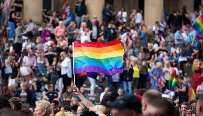 Gay Pride Parade: આકરી સુરક્ષા વચ્ચે 10 હજાર લોકોએ લીધો ભાગ, થઇ ચૂક્યો છે જીવલેણ હુમલો