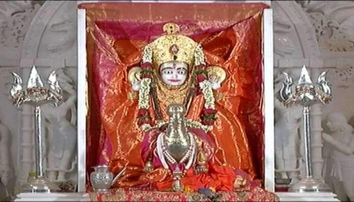 નવમા નોરતે રૂપાલમાં નિકળી વરદાયિની માતાની પલ્લી, 4 લાખ કિલો ઘીનો અભિષેક 