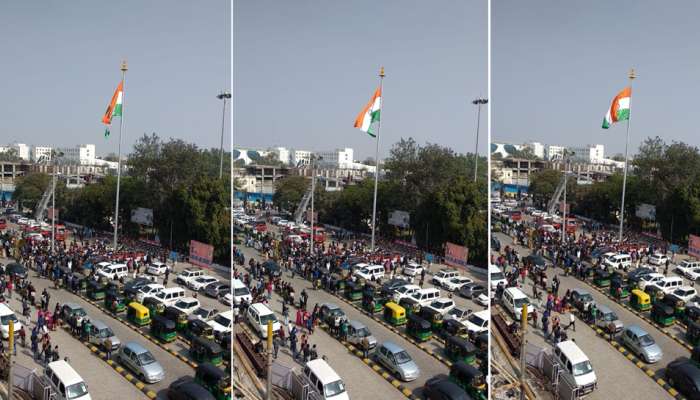 વડોદરા: રેલવે સ્ટેશનમાં 100 ફૂટ ઉંચો તિરંગો લહેરાયો, આખુ વર્ષ બનશે શોભાનું કેન્દ્ર