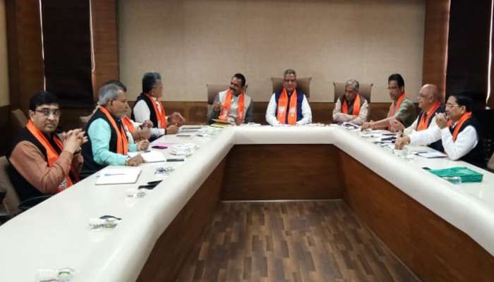 કમલમમાં પર બેઠકોનો ધમધમાટ, ઓમ માથુરે સંભાળી ગુજરાતની કમાન કમલમમાં પર બેઠકોનો ધમધમાટ, ઓમ માથુરે સંભાળી ગુજરાતની કમાન