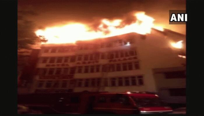 દિલ્હી: કરોલબાગની હોટલમાં લાગી ભીષણ આગ, 17 લોકોના મોત
