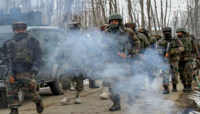 J&K: ત્રાલમાં સેના અને આતંકીઓ વચ્ચે એન્કાઉન્ટર ચાલુ, 2-3 આતંકીઓને ઘેર્યા