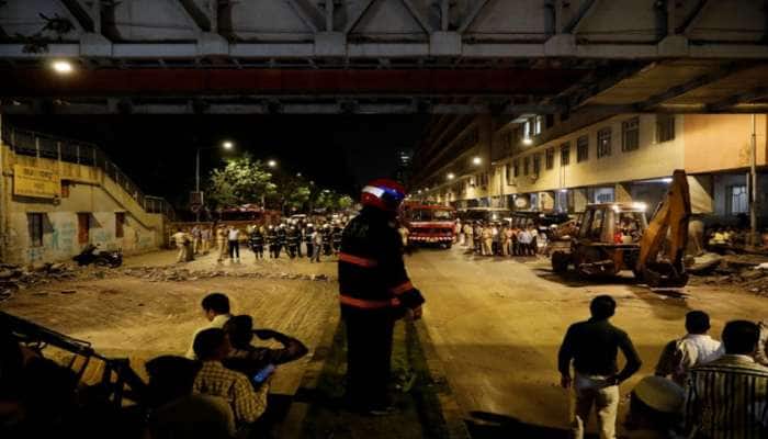 મુંબઈ ફૂટઓવર બ્રિજ દુર્ઘટના: એક લાલ બત્તીએ બચાવ્યાં અનેક લોકોના જીવ