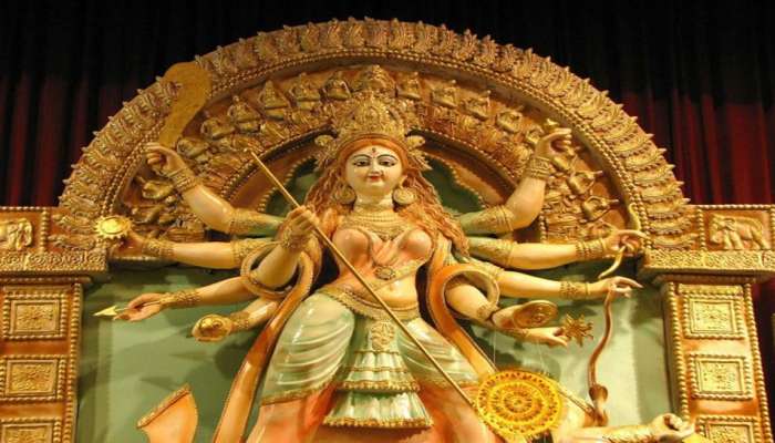 આજે નવરાત્રિના ચોથા દિવસે આ મંત્ર બોલીને ધરાવો માલપુઆ, ગરીબમાંથી અમીર થવાનો છે યોગ
