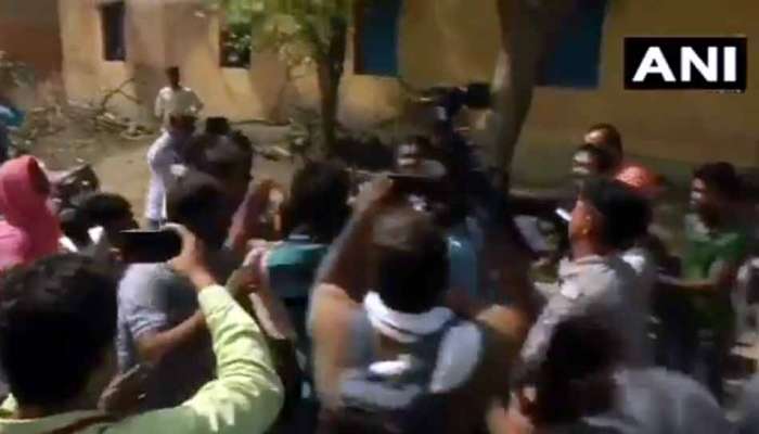 VIDEO: પ.બંગાળમાં મતદાન દરમિયાન હિંસા, TMC વર્કરોએ સુરક્ષાદળો પર લાઠી વરસાવી