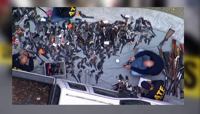 OMG: એક જ ઘરમાં મળી 1000 બંદૂક, પોલીસના પણ ઉડી ગયા હોશ...! OMG: એક જ ઘરમાં મળી 1000 બંદૂક, પોલીસના પણ ઉડી ગયા હોશ...!