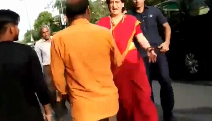 VIDEO: પ્રિયંકા ગાંધીએ કર્યું કંઈક એવું કે ભાજપના કાર્યકરો જોતા જ રહી ગયા....!