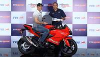 TVS Apache RR 310નો નવો અવતાર લોન્ચ, એમએસ ધોની બન્યો પ્રથમ ગ્રાહક