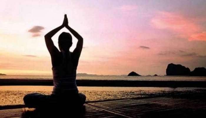 સરકારે લોન્ચ કરી 'Yoga Locator App', જાણો કેવી રીતે લોકોને મળશે મદદ સરકારે લોન્ચ કરી 'Yoga Locator App', જાણો કેવી રીતે લોકોને મળશે મદદ