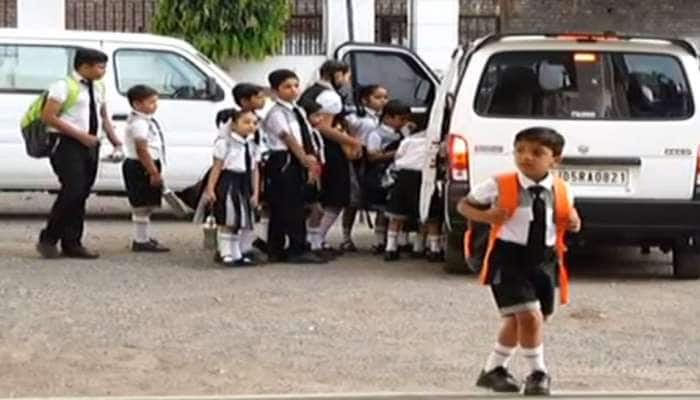 ગુજરાત સરકારે વેકેશન ન લંબાવતા ઓરેન્જ એલર્ટ વચ્ચે શરૂ થઈ શાળાઓ
