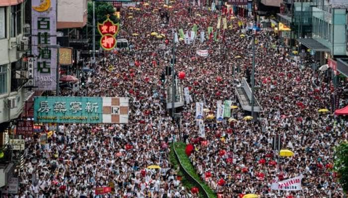 હોંગકોંગમાં ચીન પ્રત્યર્પણ કાયદાની સામે શાંતિપૂર્ણ પ્રદર્શન થયું હિંસાત્મક