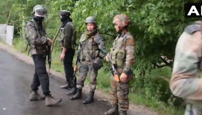 J&K: શોપિયામાં છૂપાઈને બેઠેલા આતંકીઓ પર સુરક્ષાદળો કાળ બનીને તૂટી પડ્યા, 4 આતંકીઓ ઠાર