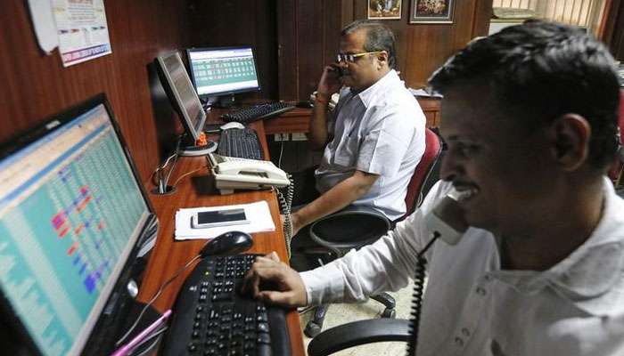 Budget 2019: બજેટ બાદ 400 પોઇન્ટથી વધુ તૂટ્યો Sensex