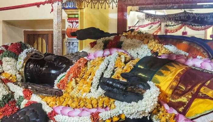 40 વર્ષમાં એક વખત જળસમાધિમાંથી બહાર આવે છે ભગવાન અતિ વરદાર 40 વર્ષમાં એક વખત જળસમાધિમાંથી બહાર આવે છે ભગવાન અતિ વરદાર