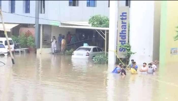 #Vadodaraflood Breaking : વિશ્વામિત્રી નદીની સપાટી ઘટી, મુખ્યમંત્રીએ સહાય