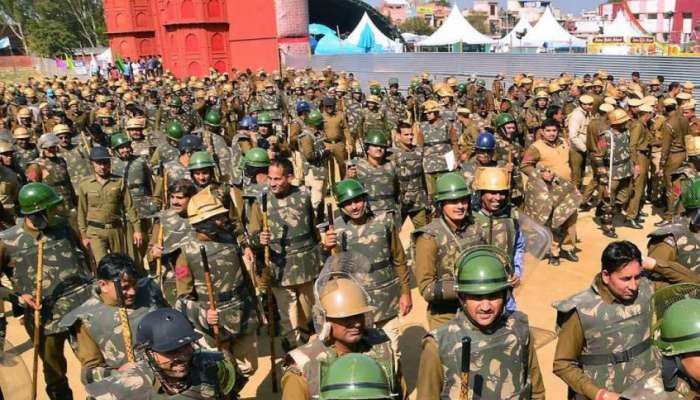 આર્ટિકલ 35એ હટતા જ રાજકીય ભૂકંપ, વિમાનો દ્વારા J&K મોકલાઈ રહ્યાં છે 8000 જવાનો 