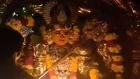 આરતી દરમિયાન માતા દુર્ગાના ચહેરાના બદલાય છે ભાવ, જુઓ અદભૂત VIDEO