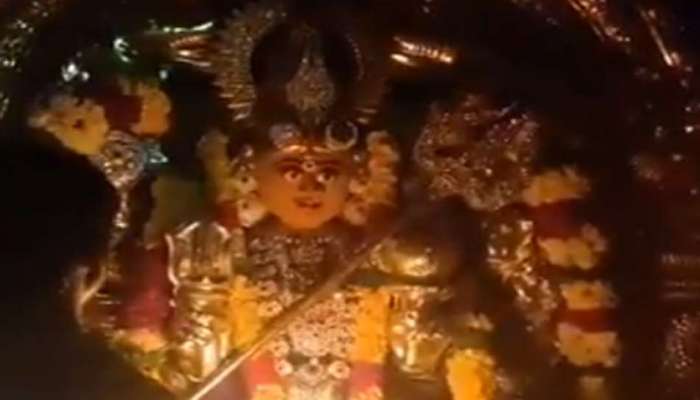 VIDEO : મા દુર્ગાની આ મૂર્તિમાં થયો ચમત્કાર, એકાએક થયું એવું કે લોકો સમજી ન શક્યા