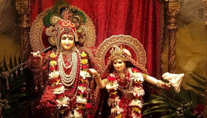 Krishna Janmashtami 2019: શ્રી કૃષ્ણના આ 10 મંત્રમાં છે ગજબની શક્તિ, અવશ્ય