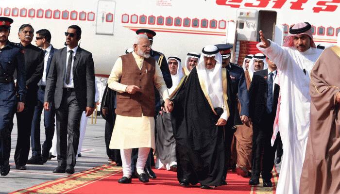UAE ની યાત્રા બાદ બહેરીન પહોંચ્યા મોદી, અહીં પહોંચનારા પ્રથમ ભારતીય PM