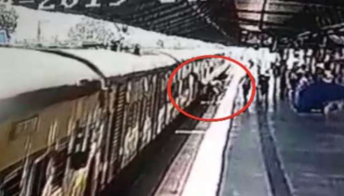 Video : મહિલાની મૂર્ખામીને કારણે બે માસના બાળકનો જીવ ગયો હોત, RPF કોન્સ્ટેબલ ભગવાન બનીને આવ્યો