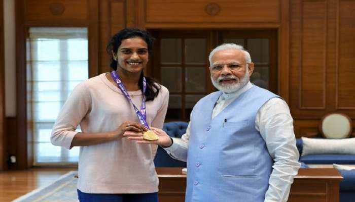 વર્લ્ડ ચેમ્પિયન પીવી સિંધુએ PM સાથે કરી મુલાકાત, નરેન્દ્ર મોદીએ આપી શુભકામનાઓ